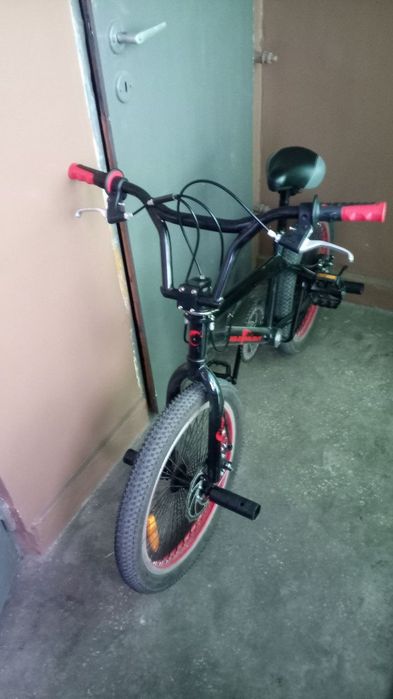 Rower BMX Stunt.