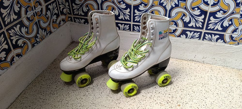 patins artísticos S'MOKLES brancos