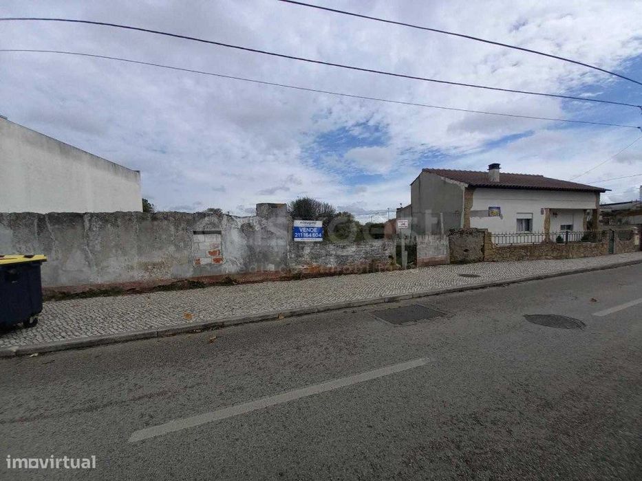 Terreno Misto - Marinha Grande - com Capacidade Construtiva