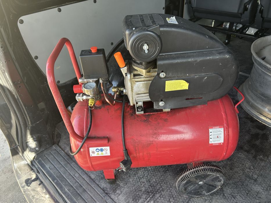 Компресор повітряний 50L