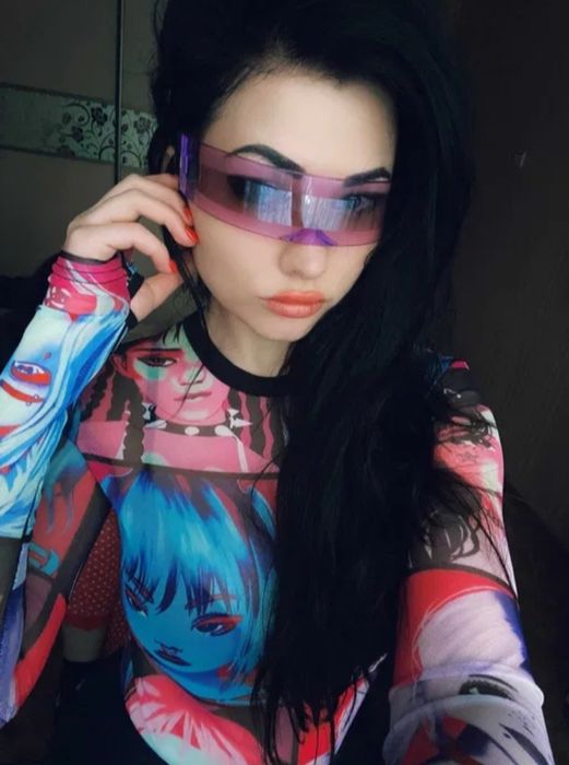 Модные космические футуристические очки