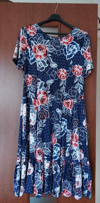 Sukienka raz ubrana z falbanką 44 46