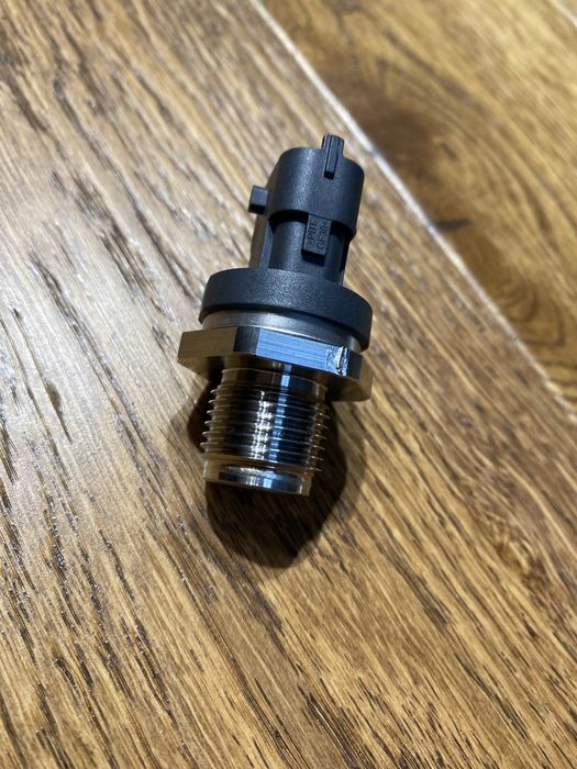 ENGITECH Czujnik ciśnienia paliwa ENT260047