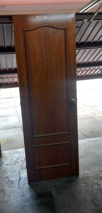 2 Portas em madeira ótimo estado