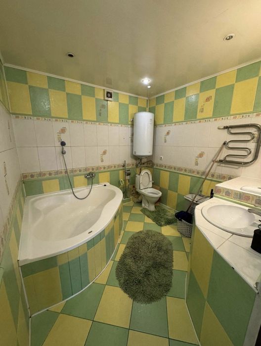 Продається 3 кімнатна квартира.