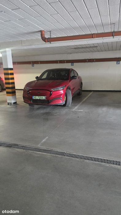 Przestronne mieszkanie 3 pokojowe z garażem i ogródkiem