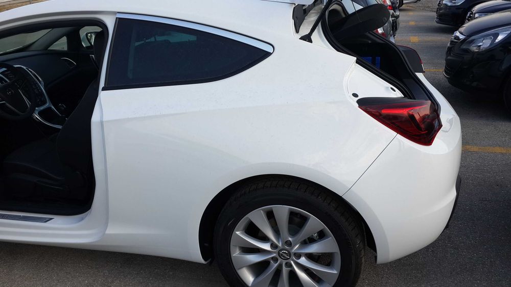 Opel Astra GTC 1.7 CDTi S/S 109g