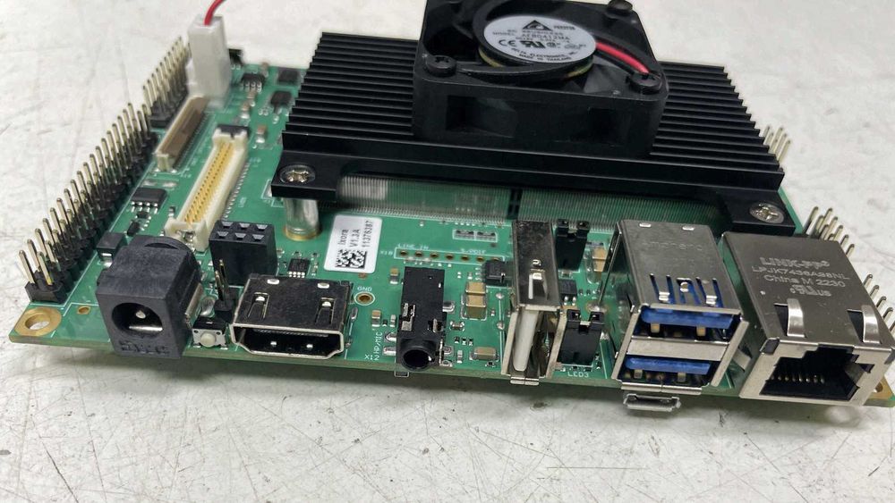Плата носитель Ixora Carrier Board V1.3A + модуль Apalis iMX8 4gb