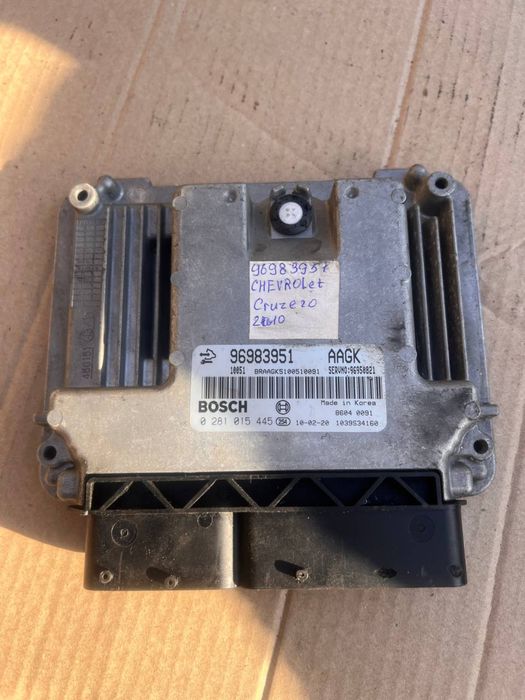 Блок керування двигуном Chevrolet Cruze 96983951