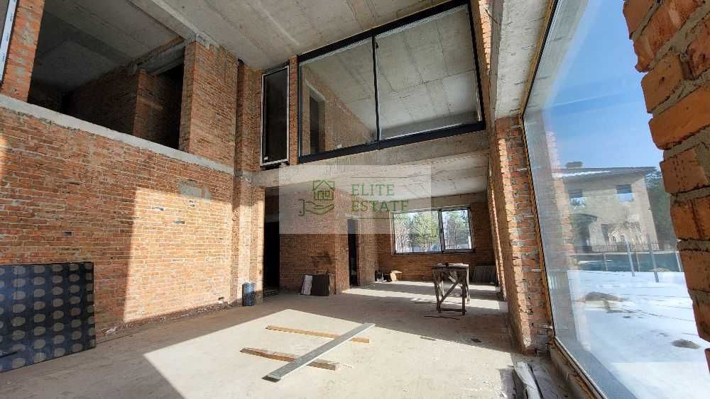 Продаж сучасного будинку 300 м² + 39 соток в сосновому лісі