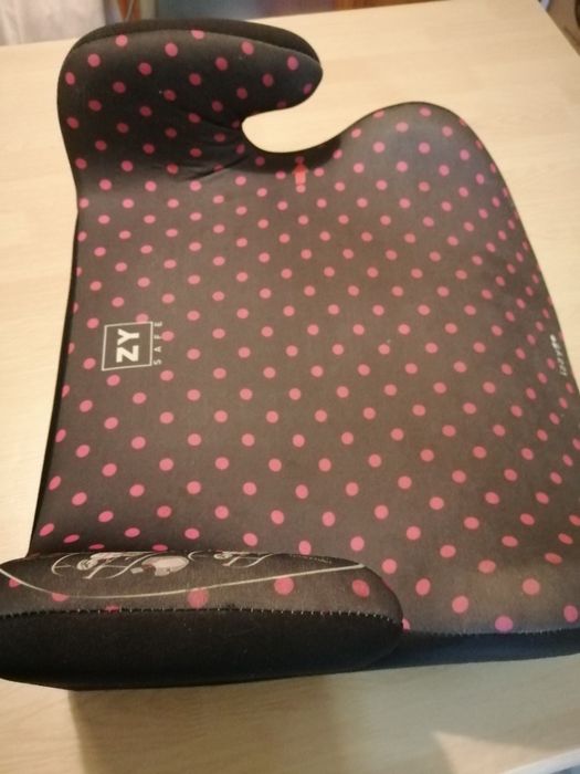 Assento Auto Elevatório Zy Safe 15-36 kg Preto com bolinhas rosa