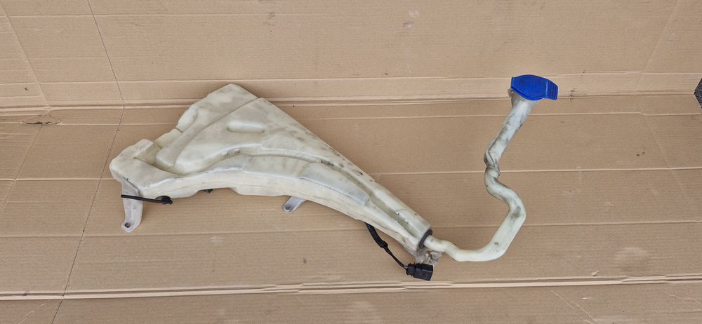 Reservatorio/depósito limpa vidros VW Touareg 2003/2010.