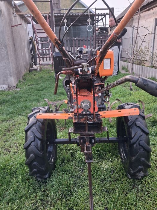 Продам мотоблок 9 к.с