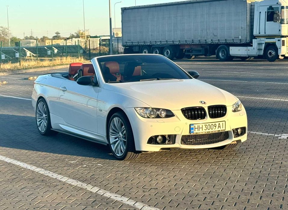BMW 320i Cabrio E93
