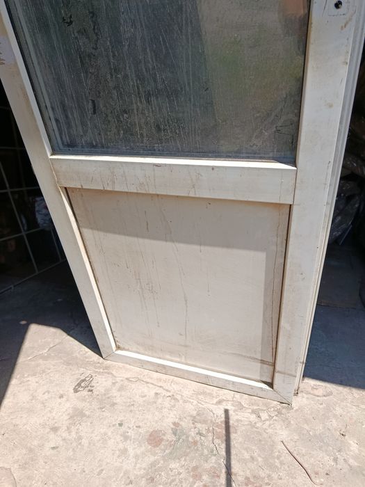 Продам металопластиковую дверь 225*65