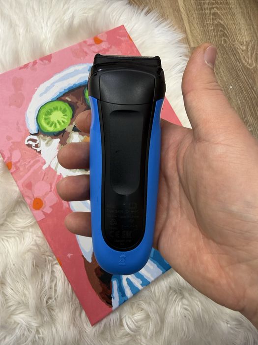 Електробритва Braun Series 3 310BT блакитна