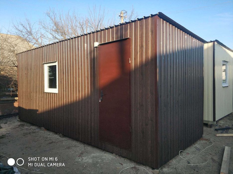 Вагончик дачний, будівельний. Побутівка. Дачний дім, будиночок.
