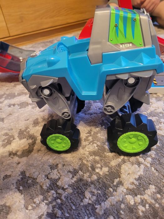 Patrolowiec i zestaw samochodow psi patrol