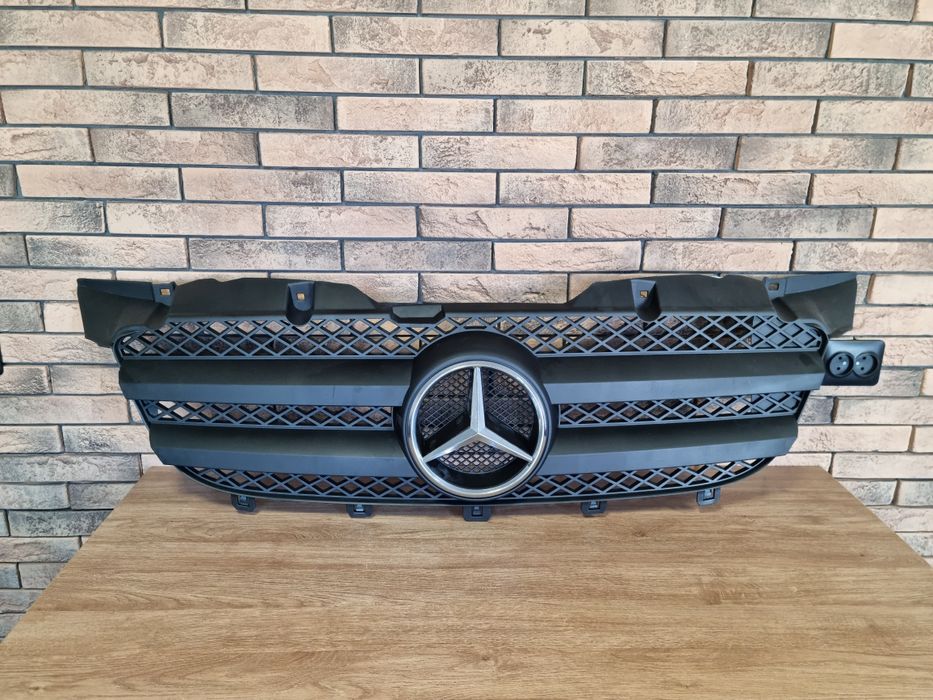 Решітка радиатора Mercedes Sprinter 906 спринтер дорестайлинг