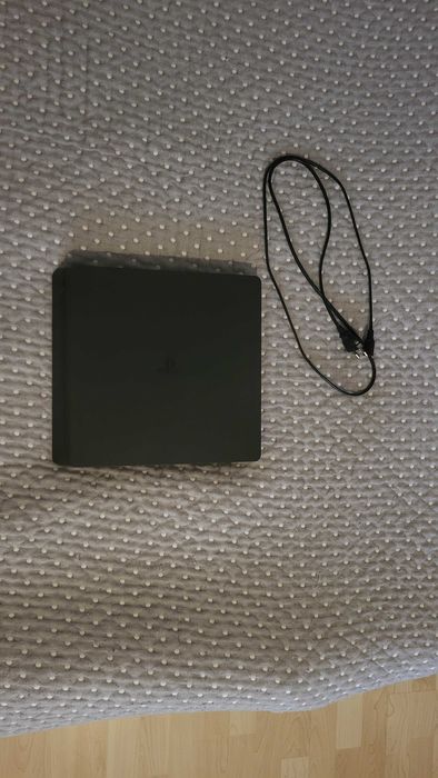 Konsola PlayStation 4 slim 1TB