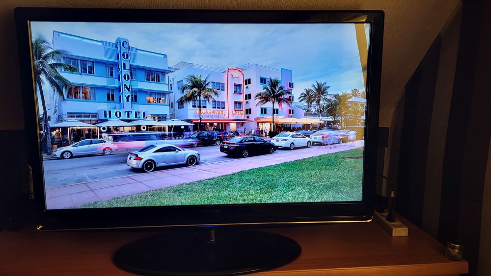 Thomson LCD 40 FE 9234 B uchwyt do powieszenia