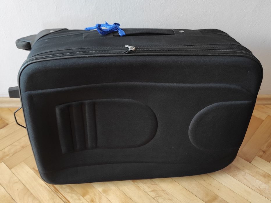 Walizka 64 x 42 x 24