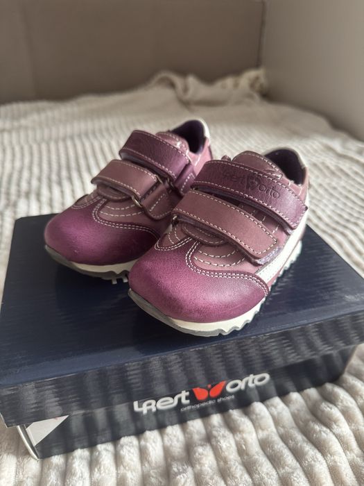 Ортопедичне взуттяна дівчинку