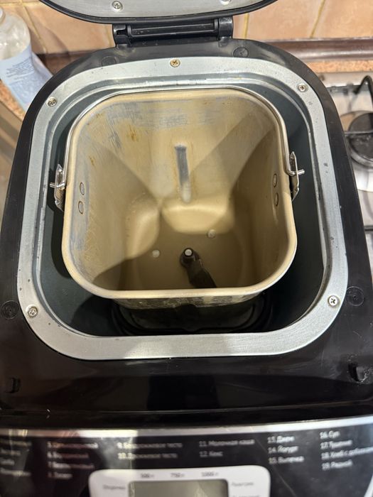 Хлібопічка Redmond