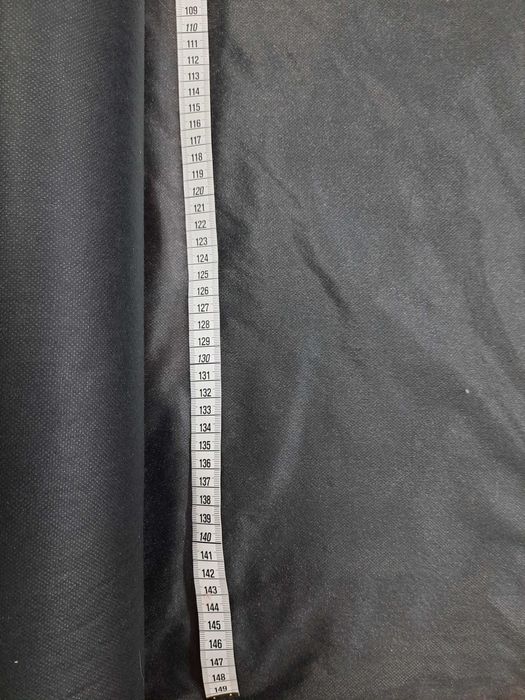 Klejonka flizelina do tkanin średniej grubości czarna wałek 200 m