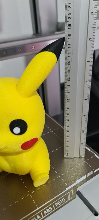 Pokemon Pikachu cerca de 18cm