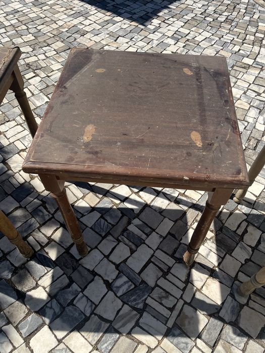 6 Mesas em madeira (restauração) 60 x 60 cm