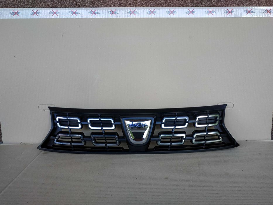 grill atrapa dacia duster