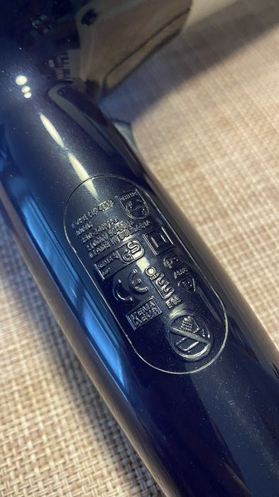 Philips HP4898 фен на запчастини.