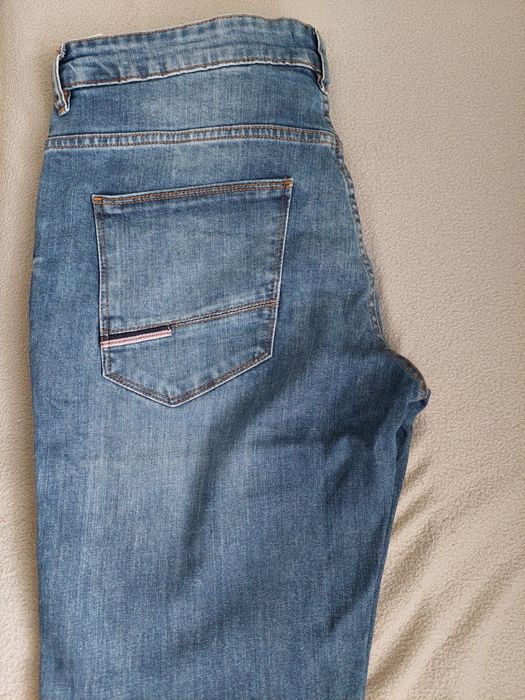 Spodnie dżinsowe 31/32