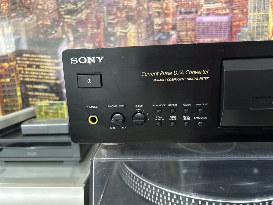 Dois Leitores de CD Sony CDP-XB930 QS (preço por unidade).
