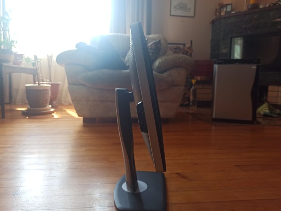 Монітор Dell UltraSharp U2312HMt 23"