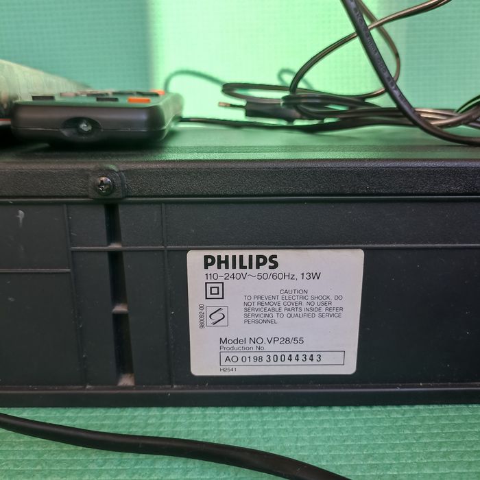 Видеомагнитофон Philips