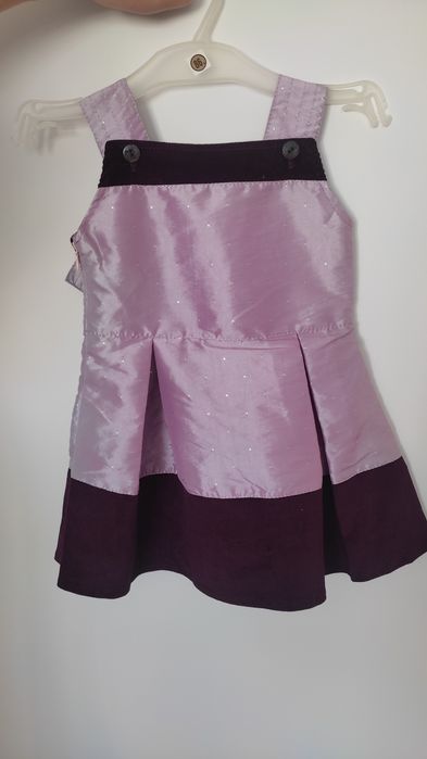 Elegancka sukienka dla dziewczynki r. 86