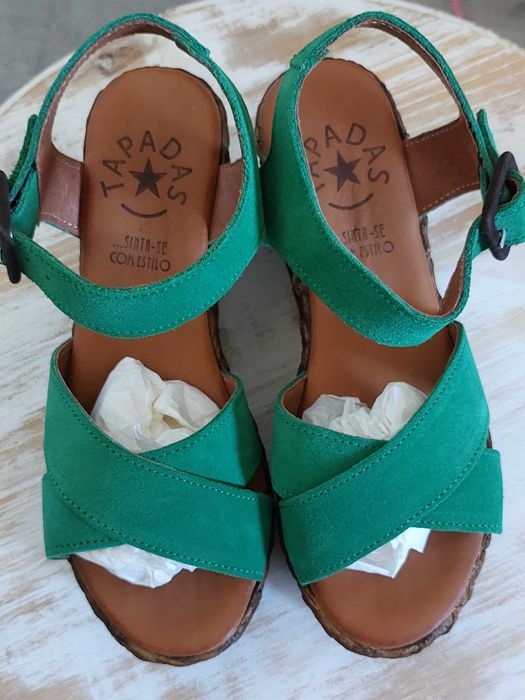 Sandálias plataforma verde, tamanho 36