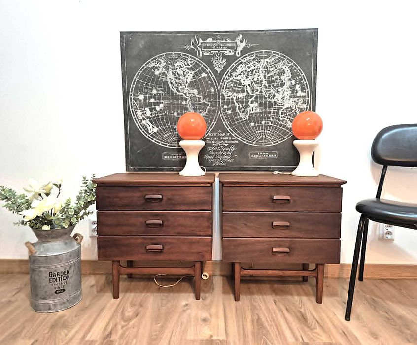 Mesa de Cabeceira Olaio / Mesa de Apoio / Vintage / Anos 60-70 / Movel / Quarto
