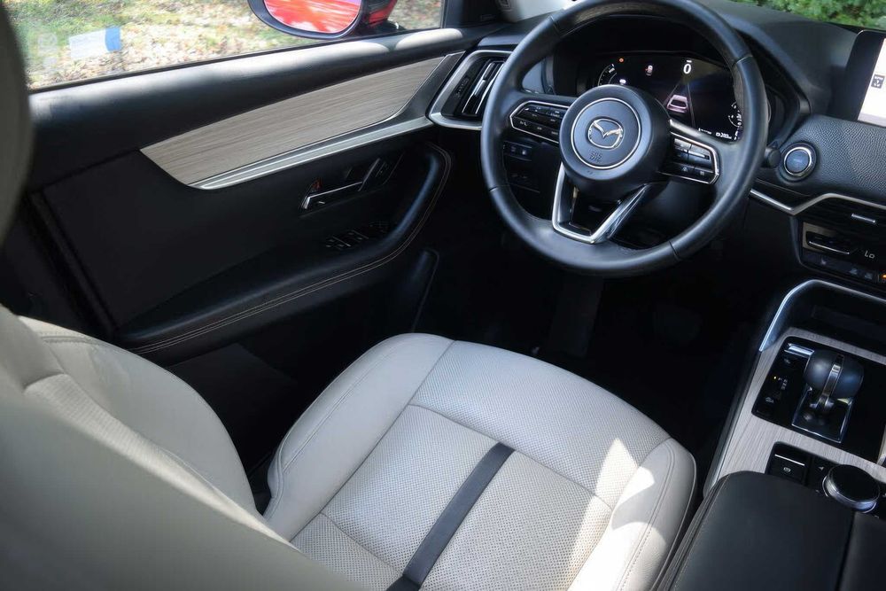 Mazda CX-70 PHEV Premium Plus      2025