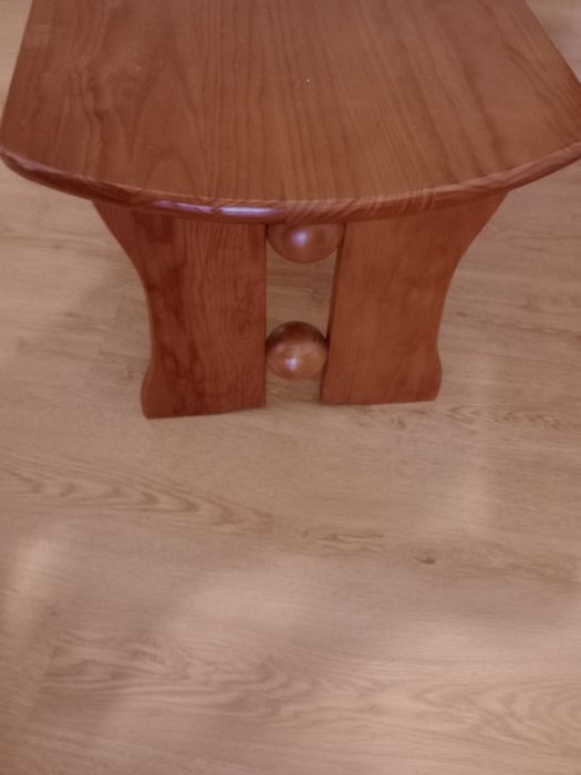 Mesa de centro em madeira