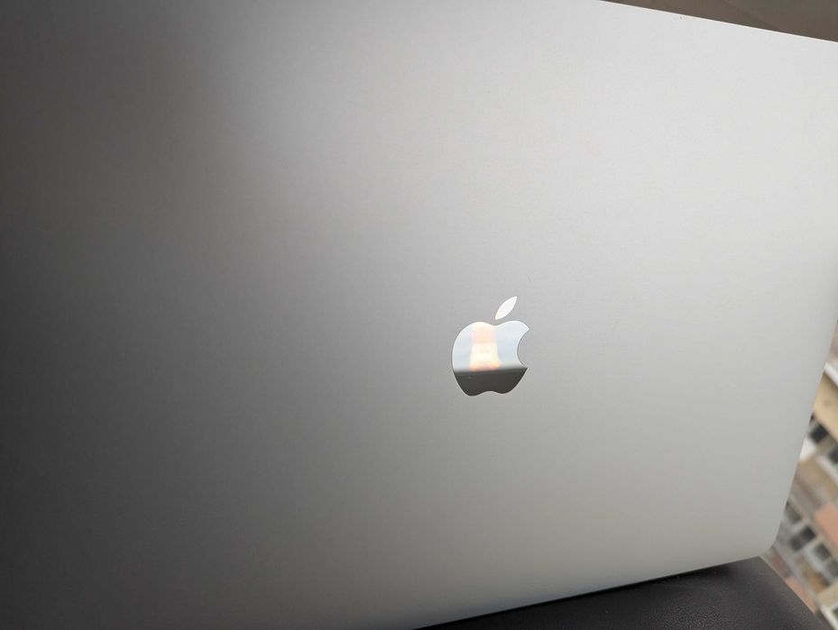 Apple MacBook Pro 16" 2019 (Core i7/16Gb DDR4/512Gb SSD) Silver