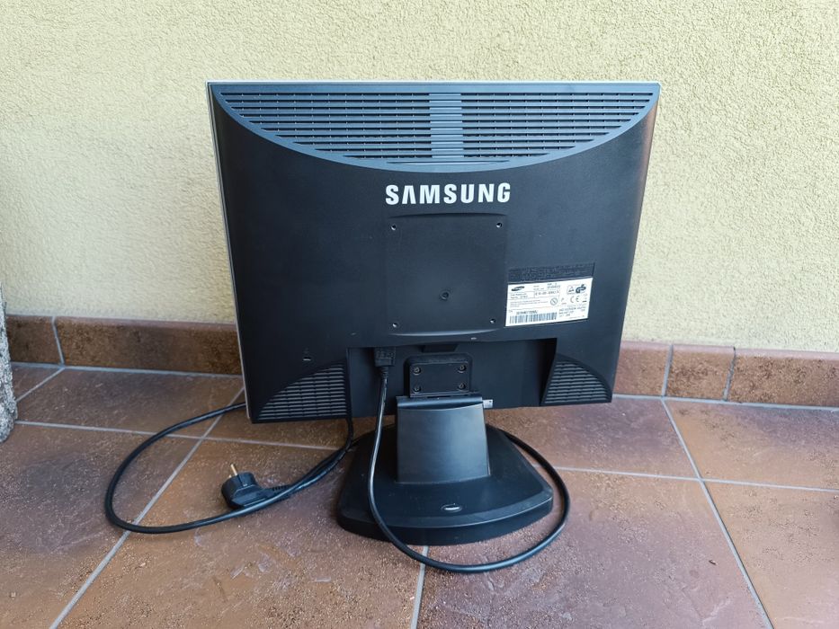 Samsung SyncMaster 913V 19" – sprawny monitor LCD