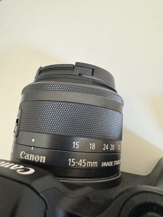 Canon EOS M50 c/ lente 15-45mm