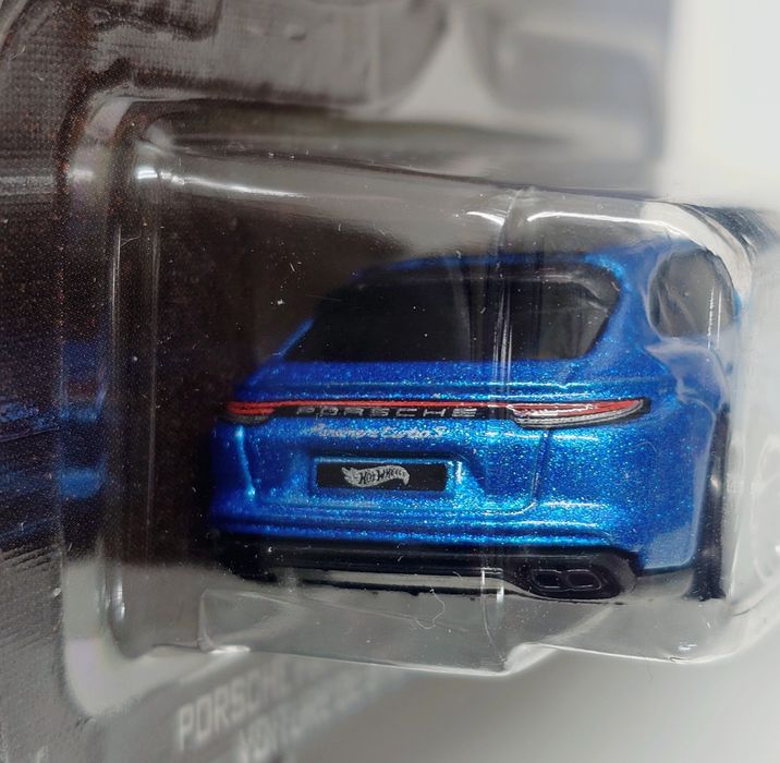 Hot Wheels Porsche Panamera Turbo S E-Hybrid Sport Silver Series Speed