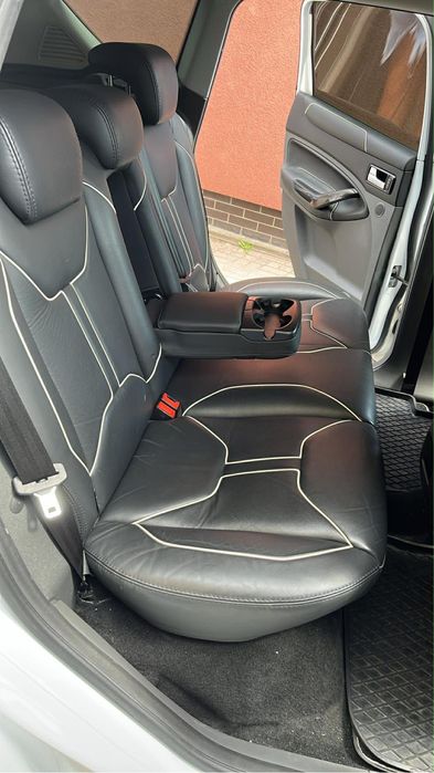 Ford Kuga biały