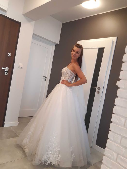 suknia  ślubna typu księżniczka