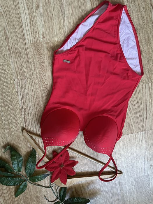 Triumph kostium kąpielowy push up S logo jednoczęściowy na basen