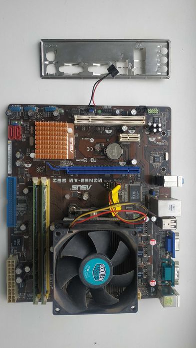 Материнська плата Asus M2N68-AM SE + AMD 3500 + 2Гб ОЗУ